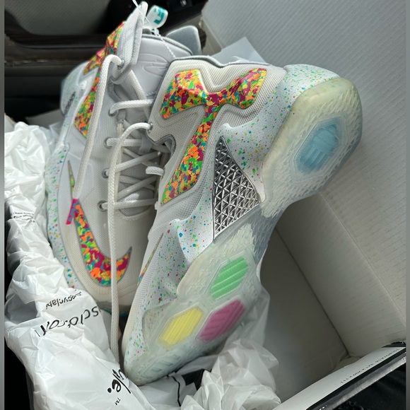 lebron 13 fruity pebbles